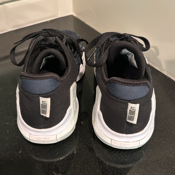 Nike Lebron James Witness V6  Sz 7Y Basketball Shoes    Navy/Black DDO423-002 - Picture 3 of 4